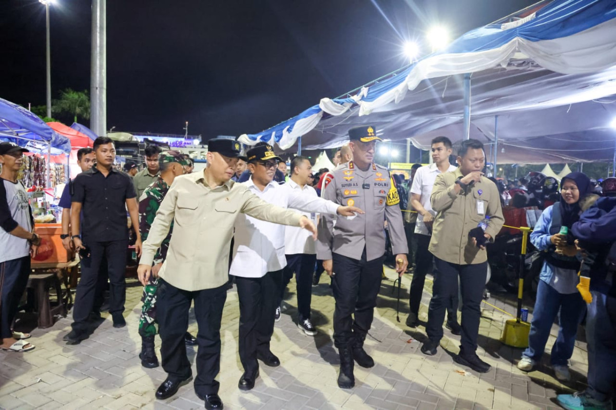 Tinjau Arus Mudik Tahun 2025, Gubernur Banten Andra Soni Pesan Jaga Kesehatan Tubuh dan Kendaraan
