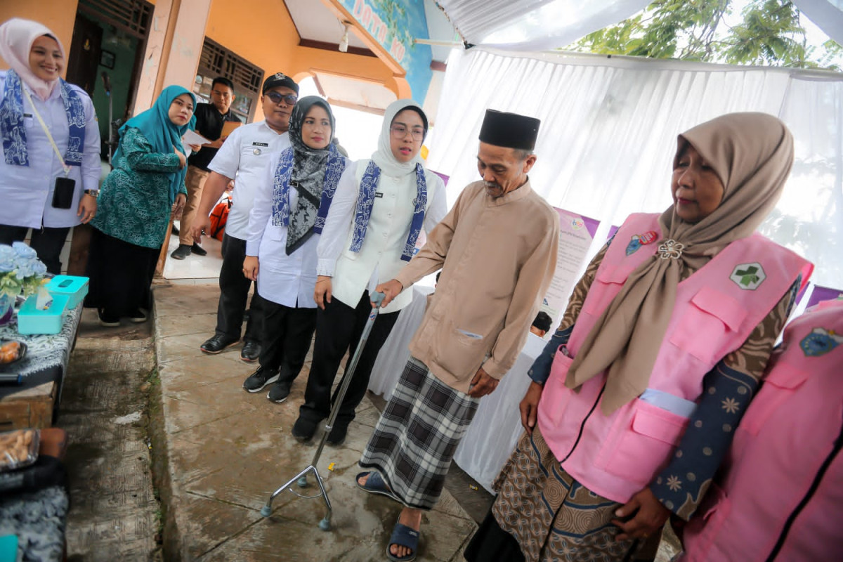 Temui Lansia, Ketua TP Posyandu Provinsi Banten Tinawati Andra Implementasikan Transformasi New Posyandu