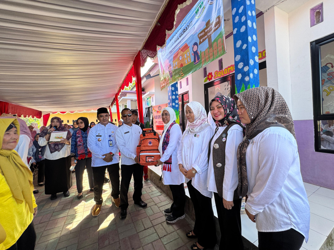 Ketua Tim Pembina Posyandu Provinsi Banten Tinawati Andra Soni Tinjau Pelayanan 6 SPM Posyandu Gurame Kabupaten Tangerang