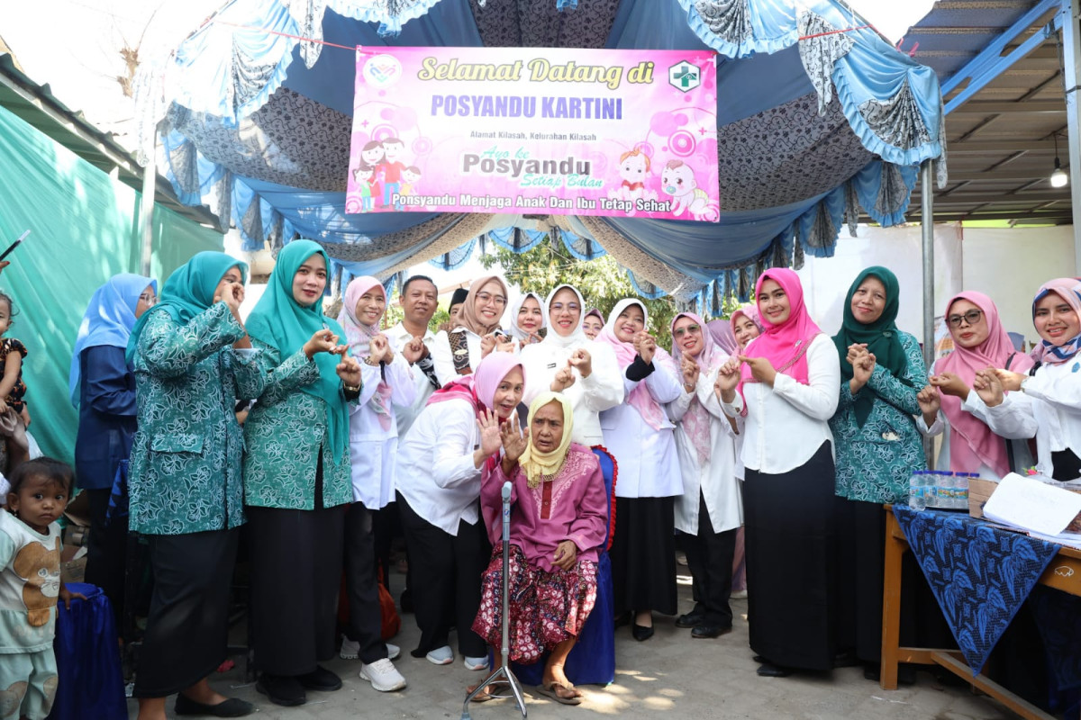 Tinjau Posyandu di  Kota Serang, Ketua TP Posyandu Provinsi Banten Tinawati Andra Soni Sebut  Transformasi New Posyandu Berjalan Baik