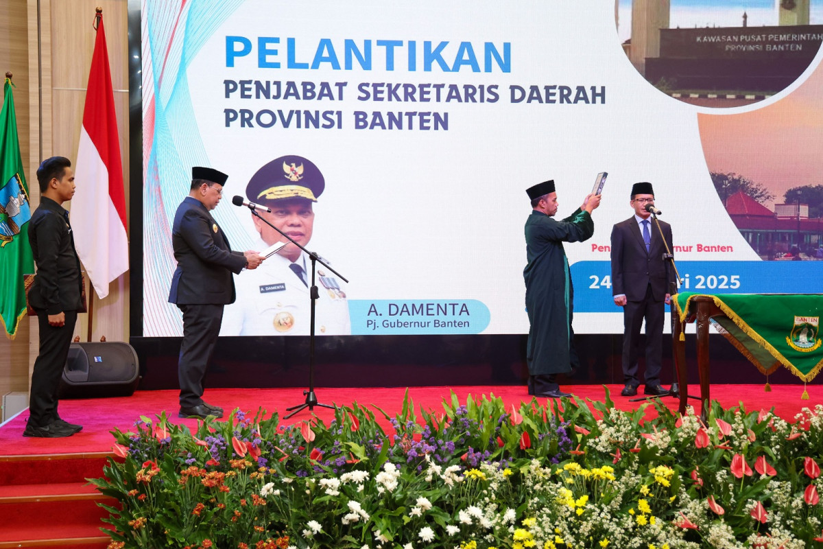 Pj Gubernur Banten A Damenta Lantik Pj Sekda dan Kukuhkan 5 Pejabat Tinggi Pratama