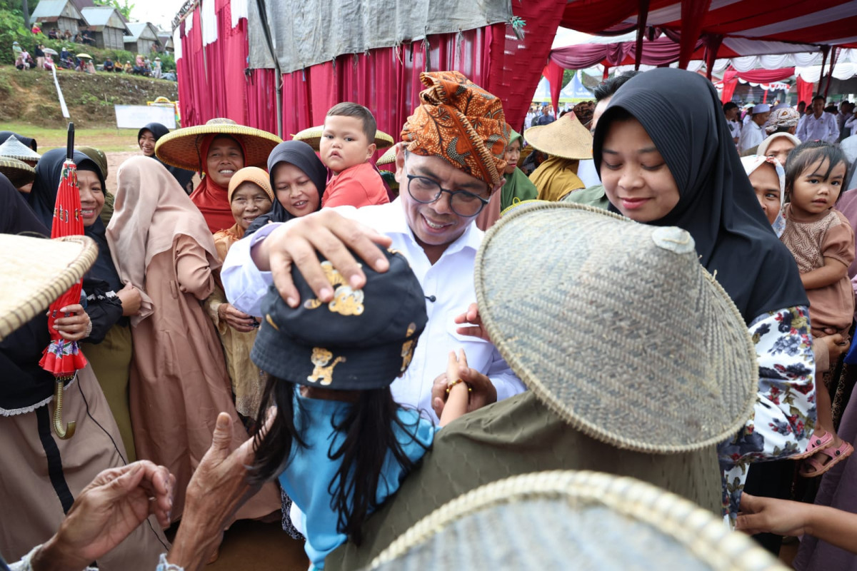Warga Citorek Tengah Antusias Sambut Peluncuran Program Gubernur Banten Andra Soni