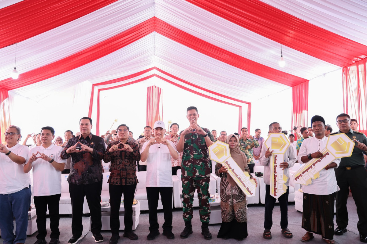 Saksikan Penyerahan Enam Belas Rumah Gratis, Wagub Banten A Dimyati Natakusumah Dorong Developer Bantu Warga Tak Mampu