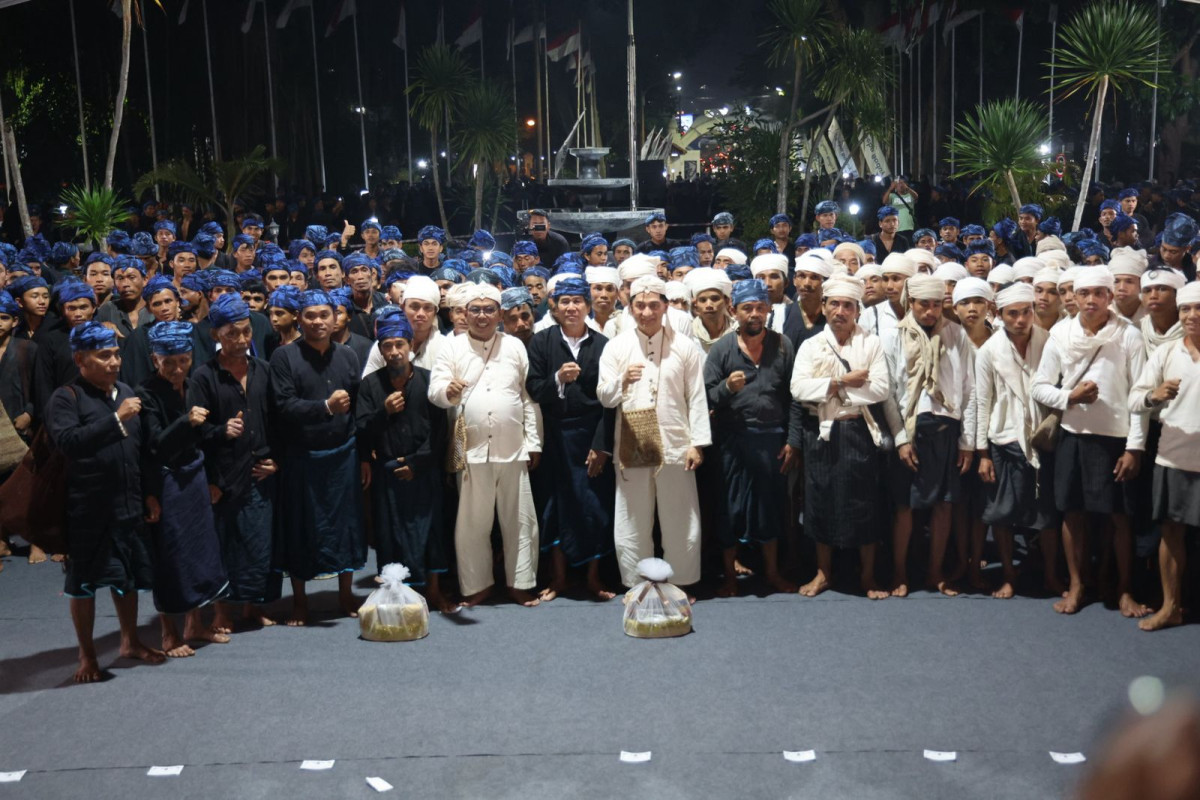 Sambut Warga Baduy. Gubernur Banten Andra Soni : Sangat Menginspirasi Dalam Menjaga Kelestarian Alam dan Adat