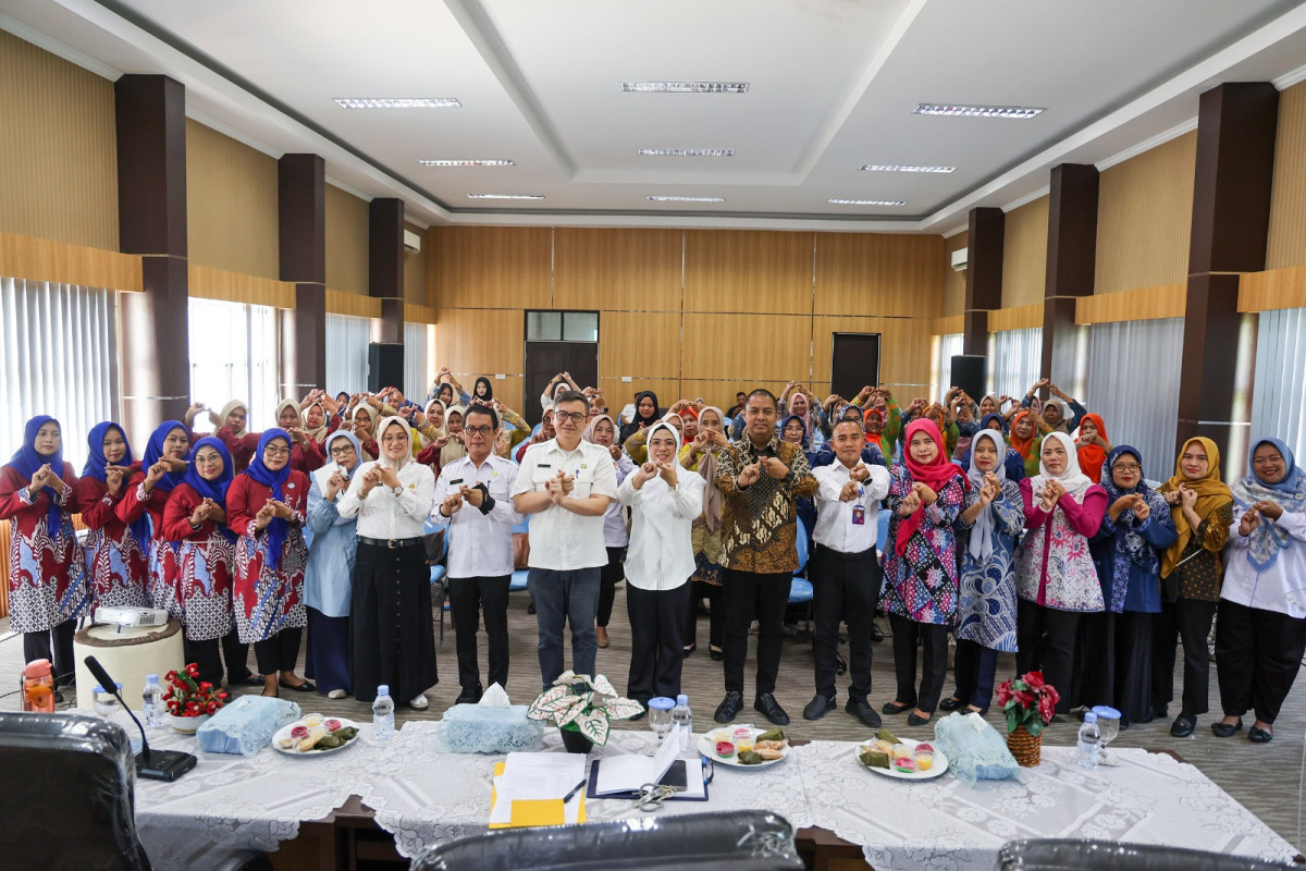 Ketua Tim Pembina Posyandu Provinsi Banten Tinawati Andra Soni Dorong Peningkatan Kapasitas Kader Posyandu Pada 6 SPM