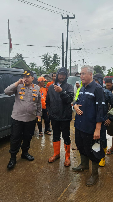 Bencana Banjir dan Longsor, Pemprov Banten Kerahkan Petugas dan Salurkan Bantuan
