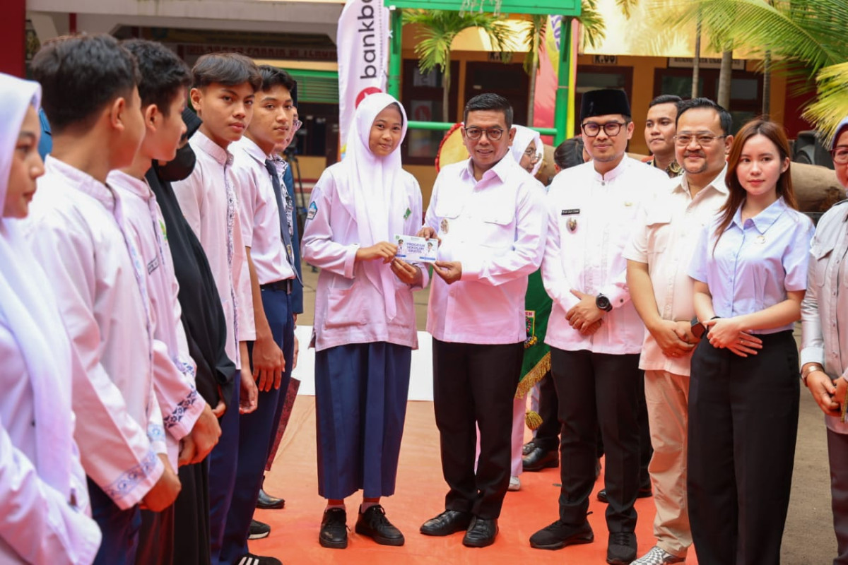 Program Sekolah Gratis Provinsi Banten Running!