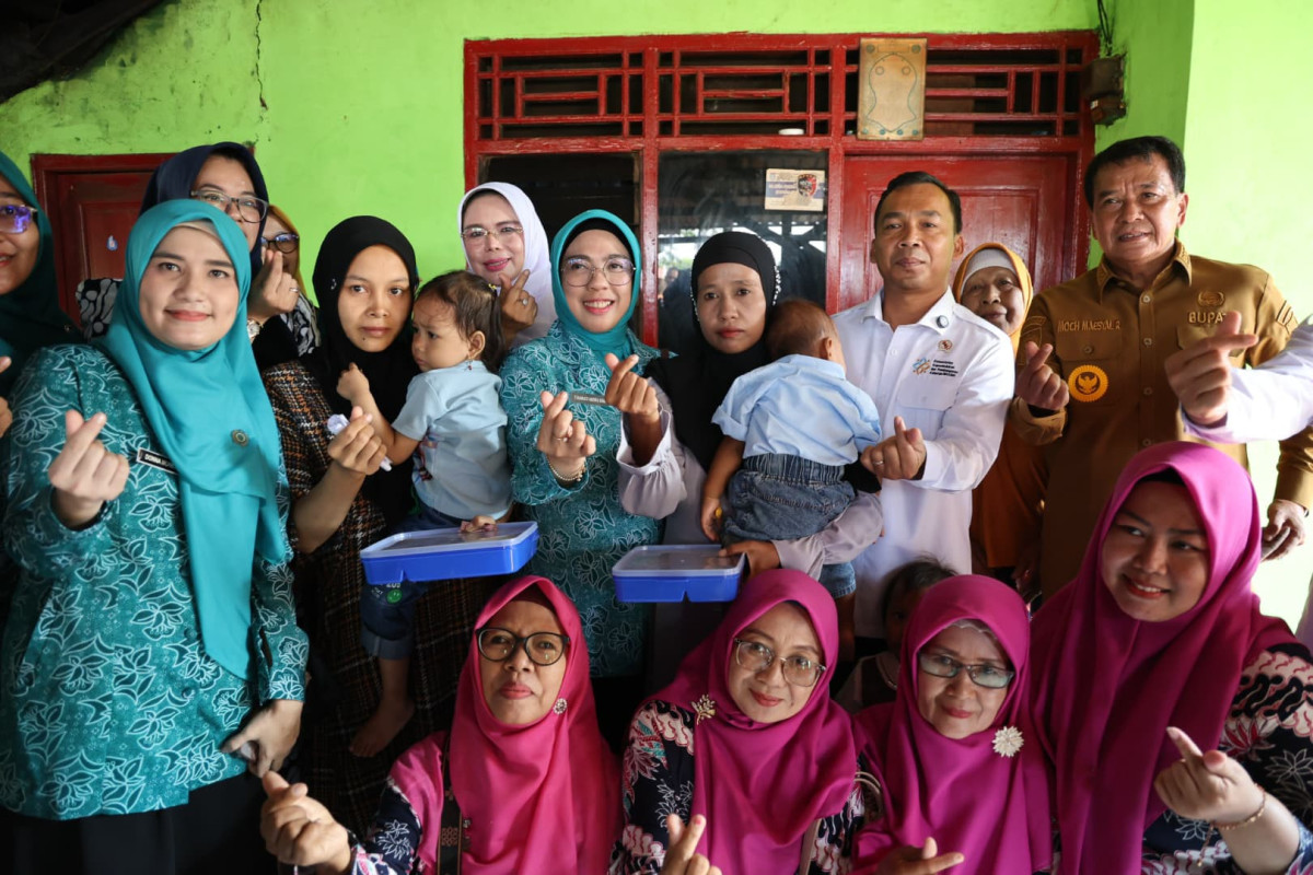 Ketua TP PKK Banten Tinawati Andra Soni: Bidan Miliki Peran Strategis dalam Sukseskan Program KB