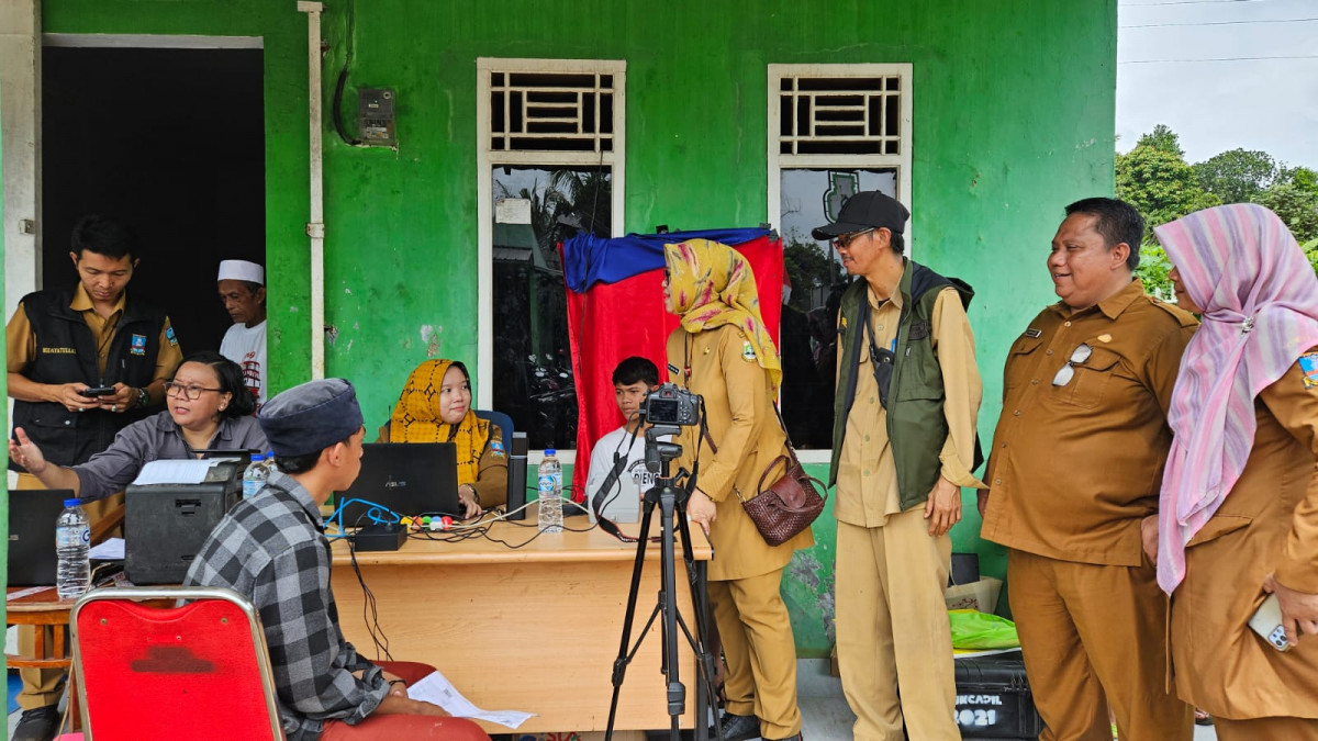 Penyaluran Bantuan Sosial dan Pelayanan Adminduk dalam Rangka Ekspedisi Reformasi Birokrasi Tematik di Kabupaten Serang