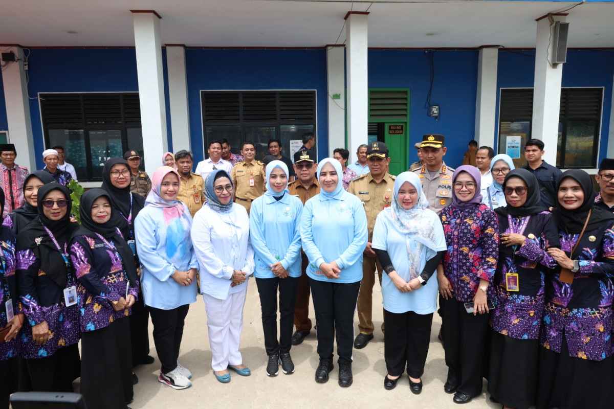 Pj Gubernur Banten A Damenta Sambut Aksi Seruni KMP Tukar Sampah Dengan Sembako