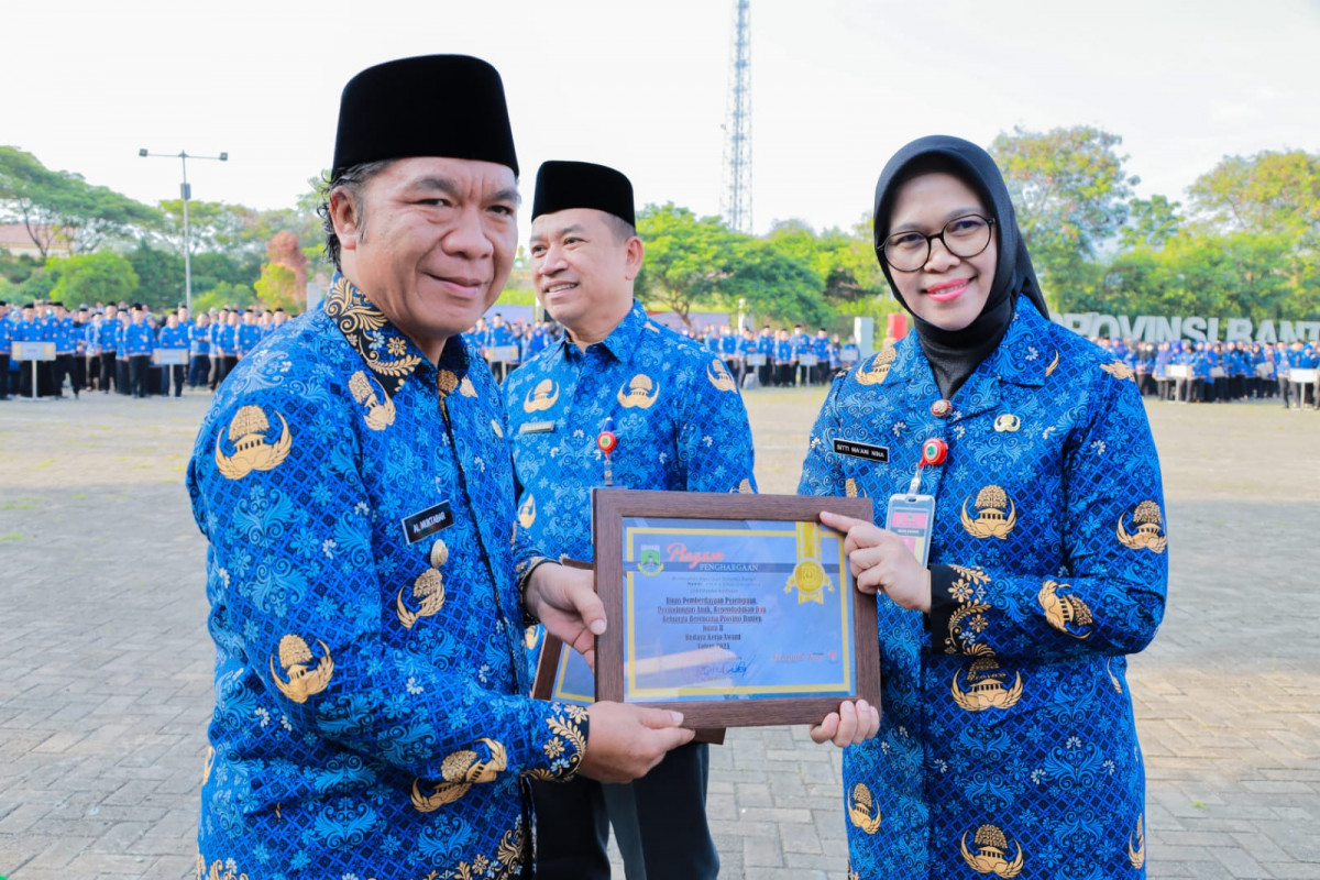 DP3AKKB Provinsi Banten Meraih Penghargaan Budaya Kerja Award Tahun 2023 Juara II dari Gubernur Banten
