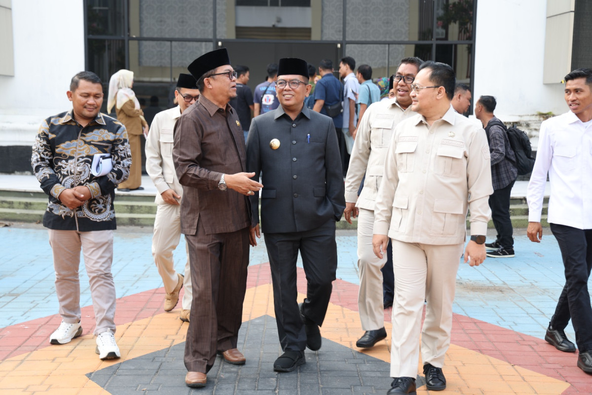 Raperda Penyelenggaraan Jaminan Sosial Ketenagakerjaan, Gubernur Andra Soni : Untuk Mengintervensi Pekerja Non Formal dan Rentan