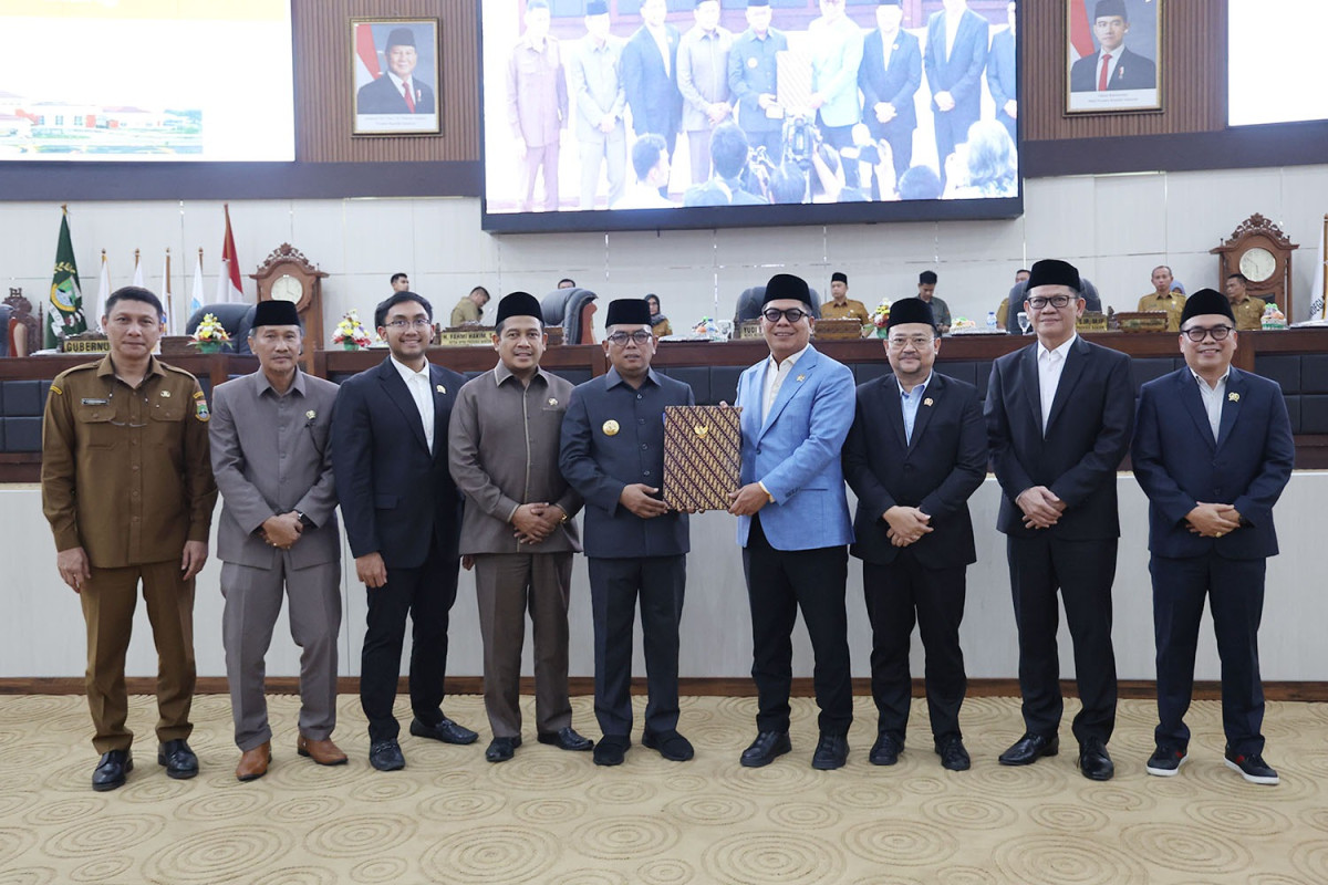 Gubernur Banten Andra Soni Tegaskan Target  Raperda RPJMD 2025 - 2029 Mendukung Pencapaian Indonesia Emas 2045