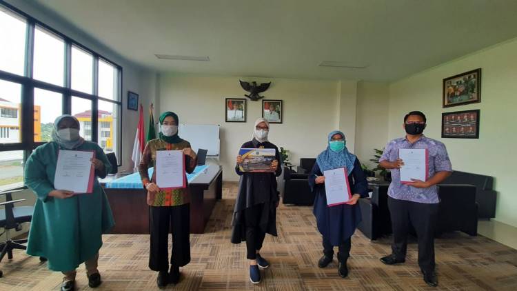 Penandatanganan Perjanjian Kinerja (PERKIN) dan Indikator Kinerja Utama (IKU) Tahun Anggaran 2021