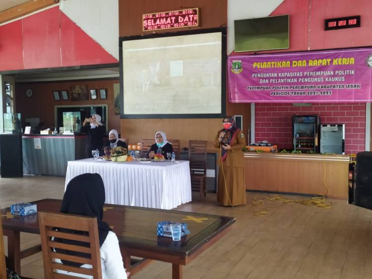 Penguatan Kapasitas Perempuan Politik dan Pelantikan Pengurus KAUKUS