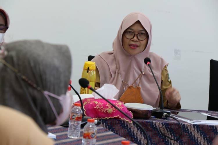 Kepala DP3AKKB Memimpin Rapat Evaluasi Kinerja Tahun 2021
