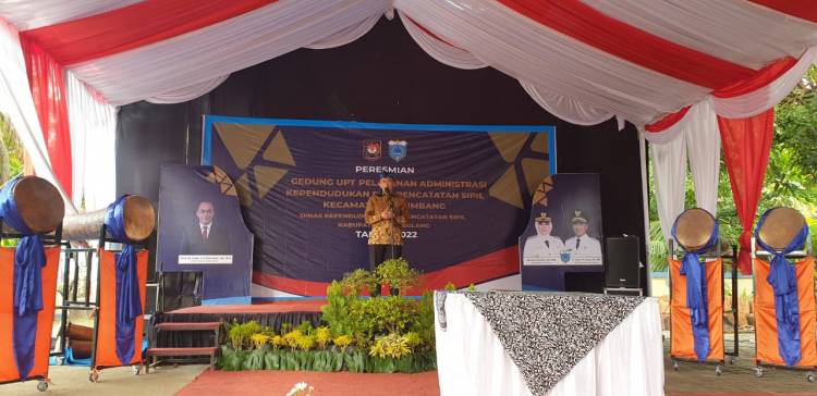 Kepala DP3AKB Banten mendampingi Dirjen Dukcapil meresmikan UPTD Dukcapil Kab. Pandeglang