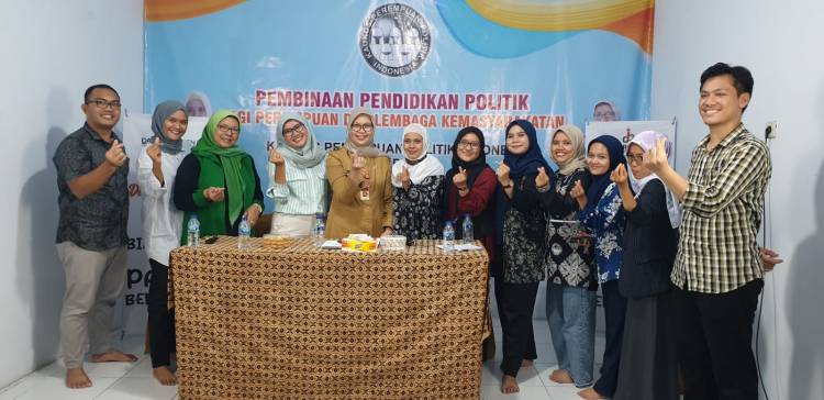 Penutupan Kegiatan Pembinaan Pendidikan Politik Bagi Perempuan dan Lembaga Kemasyarakatan bagi Pengurus KPPI