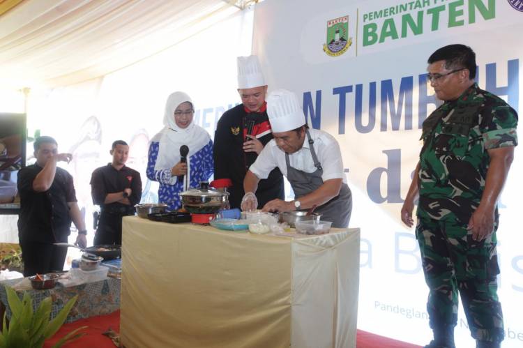 Tangani Stunting, Penjabat Gubernur Banten Al Muktabar Edukasi Masyarakat Olah Makanan Sehat dan Menarik