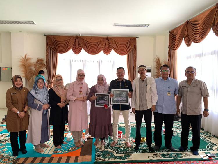 Pisah sambut Pejabat Administrator dan Pengawas  DP3AKKB Provinsi Banten